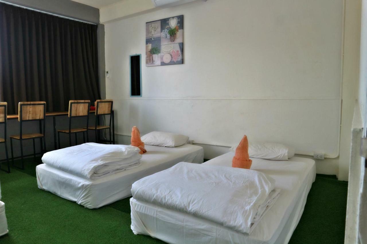 Love Cnx Guesthouse Chiang Mai Buitenkant foto